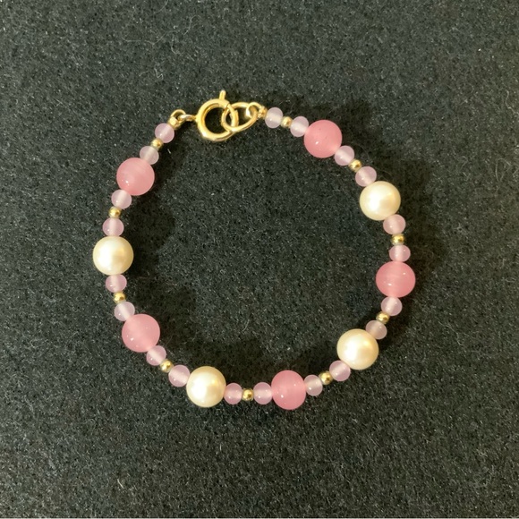 Beaded Bracelet Pink Gemstone and Imitation Pearls with Gold Tone Bead Spacers - Picture 10 of 13